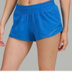Lululemon Hotty Hot High-Rise Lined
Short 2.5" color poolside